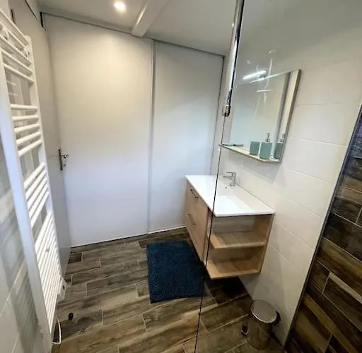 Jolie Maison Dans Un Quartier Tres Calme Alpstuga